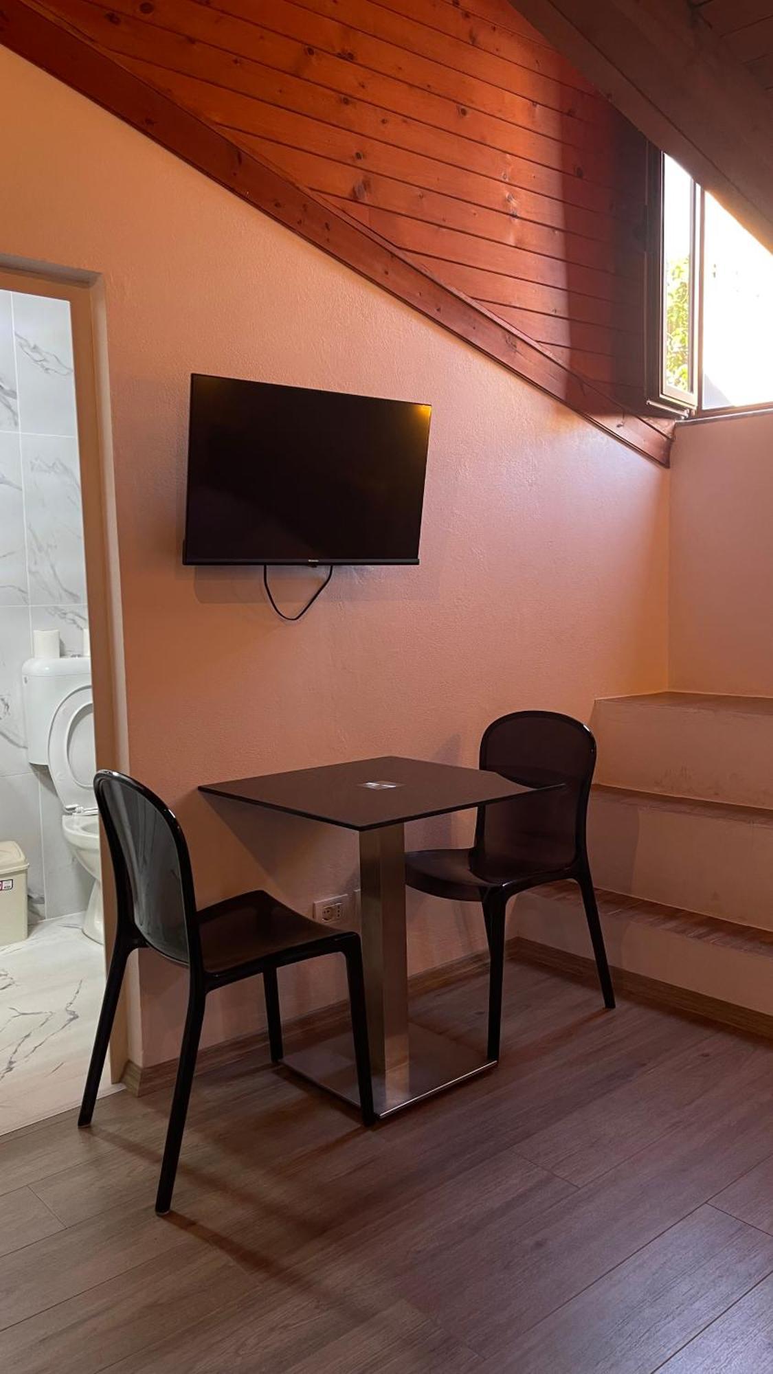 Bellway Hotell *